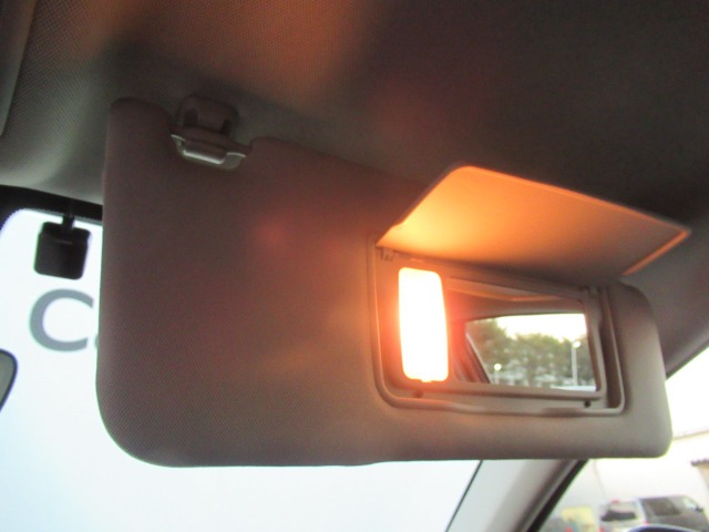 ホンダ ＺＲ－Ｖ ２．０ Ｅ：ＨＥＶ Ｘ R4年 (関東) 99