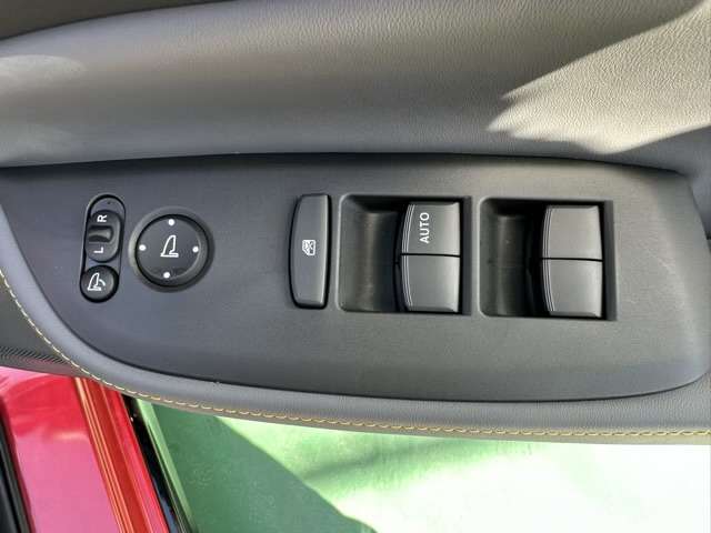 ホンダ フィット　ハイブリッド １．５ Ｅ：ＨＥＶ ＲＳ R5年 (東海) 99