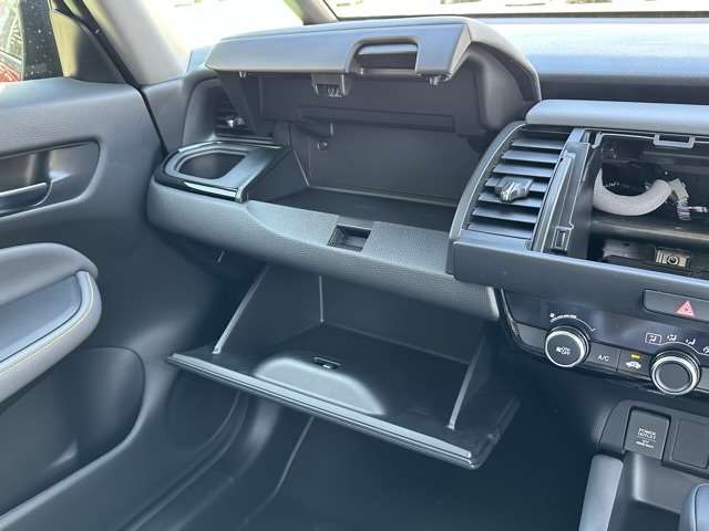 ホンダ フィット　ハイブリッド １．５ Ｅ：ＨＥＶ ＲＳ R5年 (東海) 99