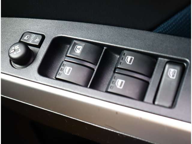 トヨタ ルーミー １．０ カスタム Ｇ R3年 () 99