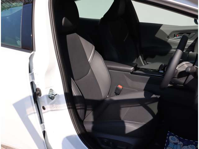 トヨタ プリウス ２．０ Ｚ R5年 (関東) 99