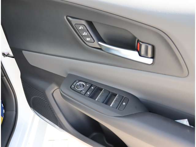 トヨタ プリウス ２．０ Ｚ R5年 (関東) 99