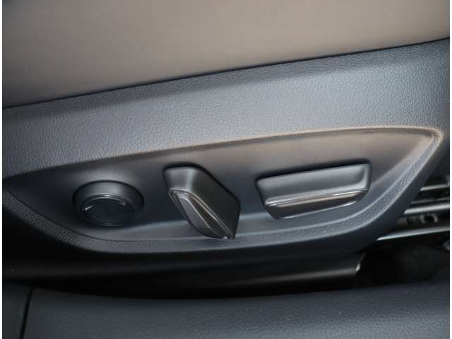 トヨタ プリウス ２．０ Ｚ R5年 (関東) 99