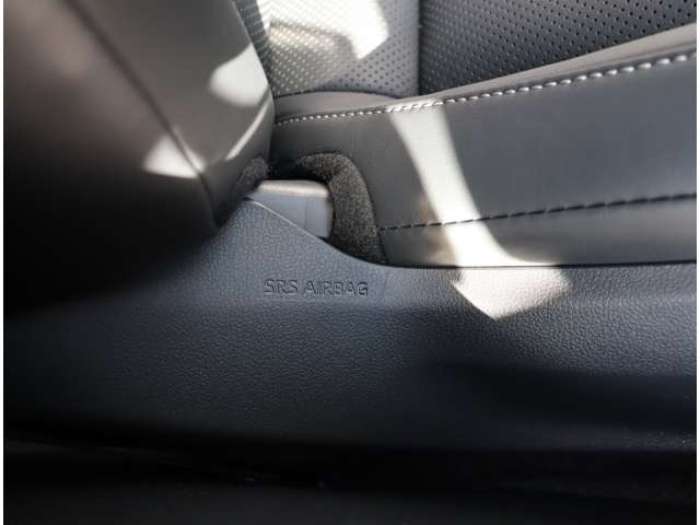 トヨタ プリウス ２．０ Ｚ R5年 (関東) 99