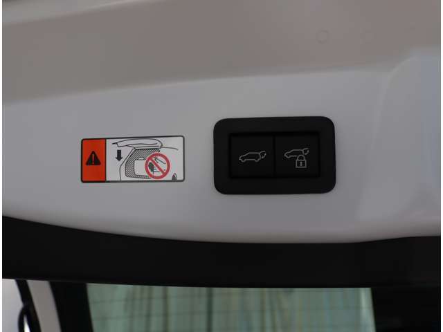 トヨタ プリウス ２．０ Ｚ R5年 (関東) 99