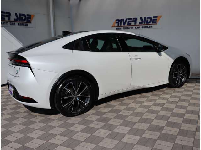 トヨタ プリウス ２．０ Ｚ R5年 (関東) 99