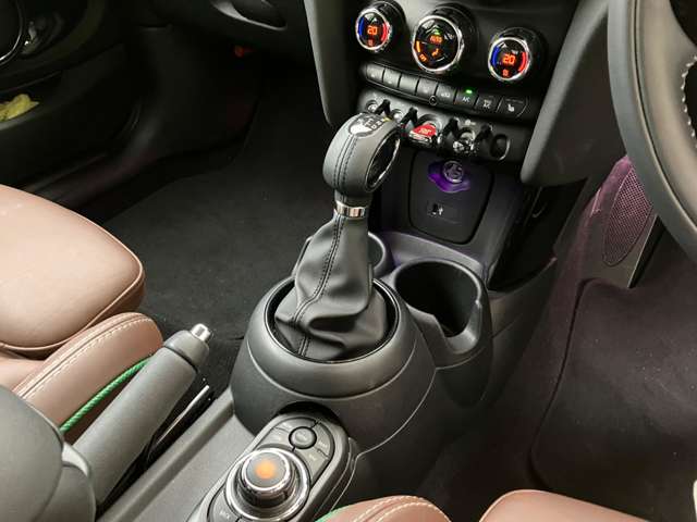 ミニ ミニ クーパーＤ ３ドア ６０イヤーズ エディション R2年 (近畿) 99