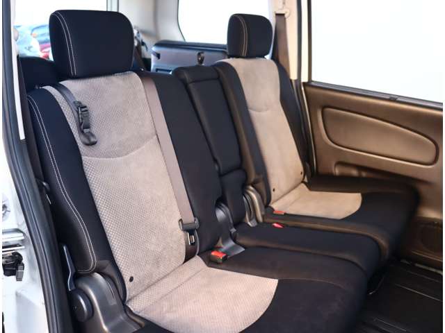 日産 セレナ ２．０ ライダー ブラックライン Ｓ－ＨＹＢＲＩＤ H26年 (関東) 99