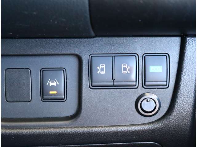 日産 セレナ ２．０ ライダー ブラックライン Ｓ－ＨＹＢＲＩＤ H26年 (関東) 99