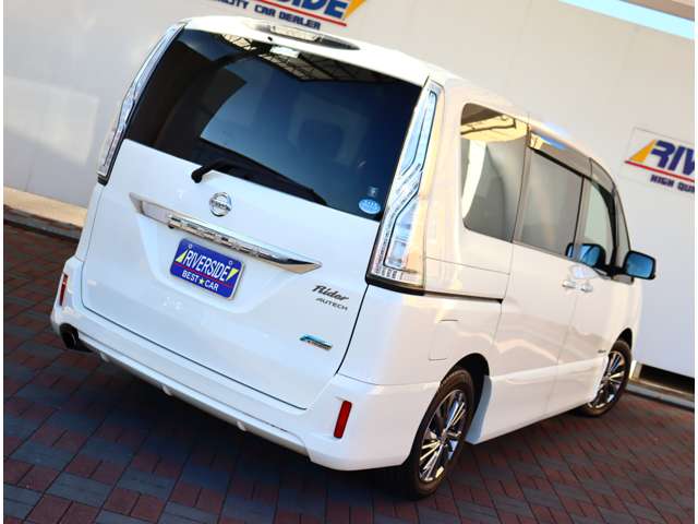 日産 セレナ ２．０ ライダー ブラックライン Ｓ－ＨＹＢＲＩＤ H26年 (関東) 99