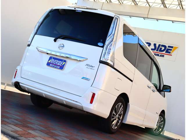 日産 セレナ ２．０ ライダー ブラックライン Ｓ－ＨＹＢＲＩＤ H26年 (関東) 99