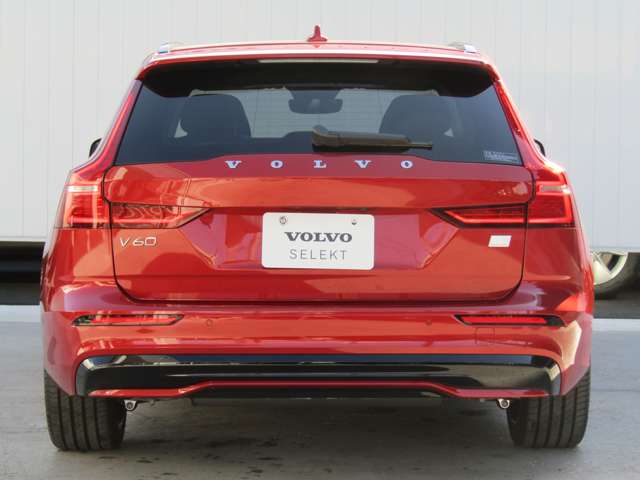 ボルボ Ｖ６０ リチャージ アルティメット Ｔ６ ＡＷＤ プラグイン ハイブリッド ４ＷＤ R4年 (関東) 99