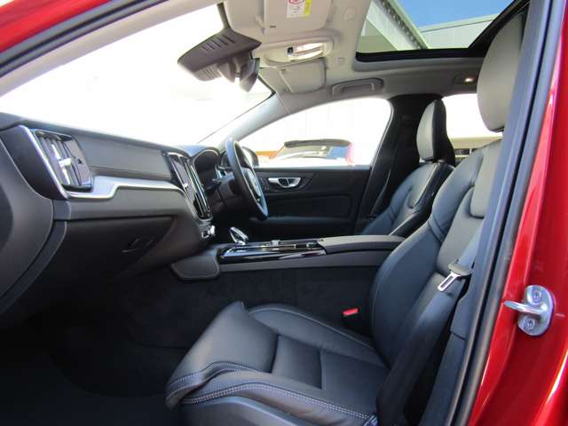 ボルボ Ｖ６０ リチャージ アルティメット Ｔ６ ＡＷＤ プラグイン ハイブリッド ４ＷＤ R4年 (関東) 99