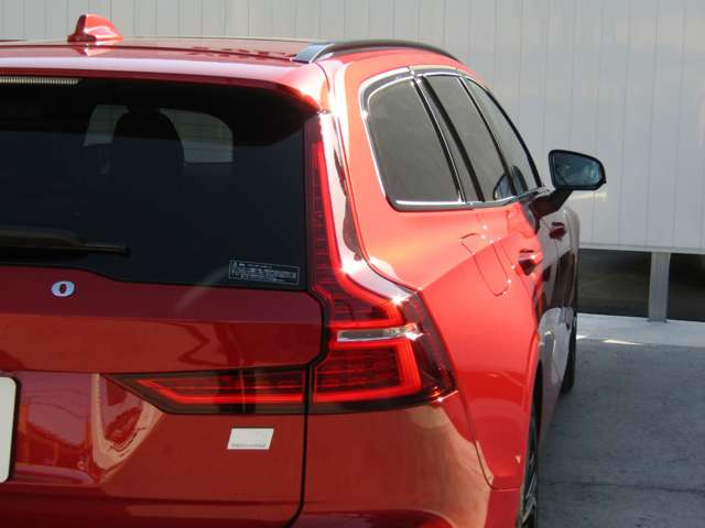 ボルボ Ｖ６０ リチャージ アルティメット Ｔ６ ＡＷＤ プラグイン ハイブリッド ４ＷＤ R4年 (関東) 99