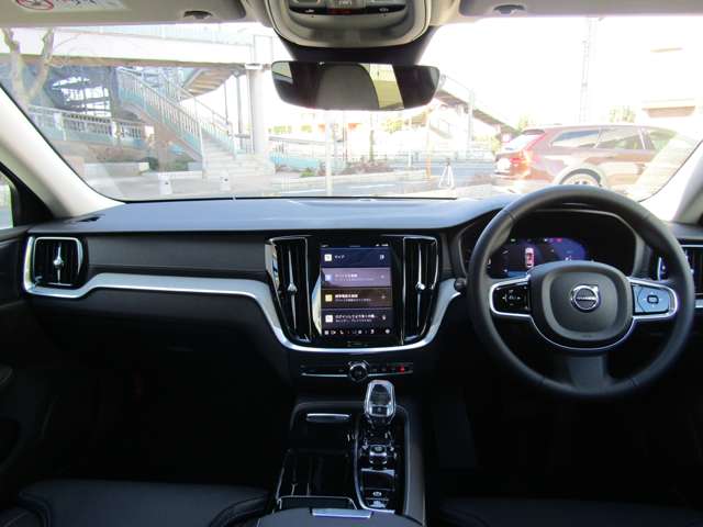 ボルボ Ｖ６０ リチャージ アルティメット Ｔ６ ＡＷＤ プラグイン ハイブリッド ４ＷＤ R4年 (関東) 99