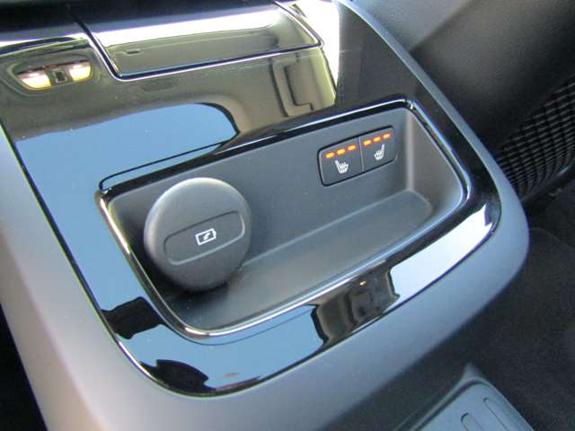 ボルボ Ｖ６０ リチャージ アルティメット Ｔ６ ＡＷＤ プラグイン ハイブリッド ４ＷＤ R4年 (関東) 99