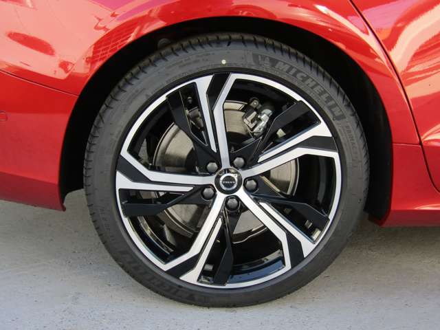 ボルボ Ｖ６０ リチャージ アルティメット Ｔ６ ＡＷＤ プラグイン ハイブリッド ４ＷＤ R4年 (関東) 99