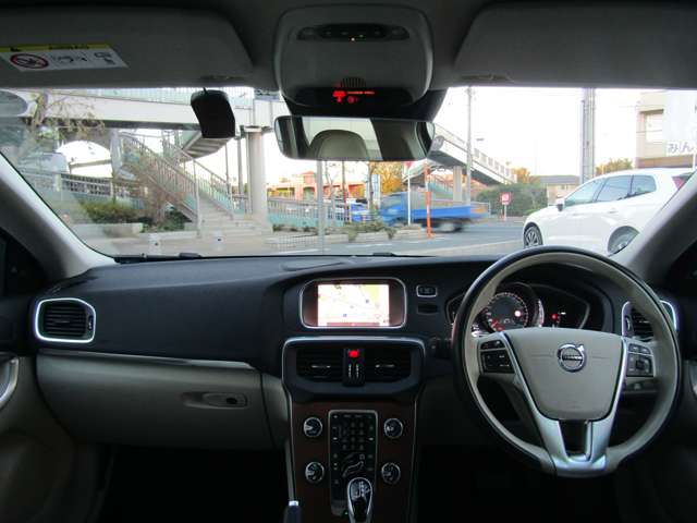 ボルボ Ｖ４０ Ｔ３　インスクリプション H29年 (関東) 99