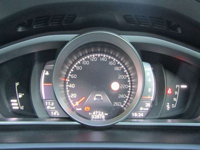 ボルボ Ｖ４０ Ｔ３　インスクリプション H29年 (関東) 99