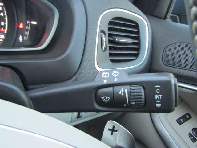 ボルボ Ｖ４０ Ｔ３　インスクリプション H29年 (関東) 99