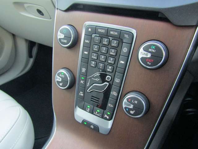 ボルボ Ｖ４０ Ｔ３　インスクリプション H29年 (関東) 99