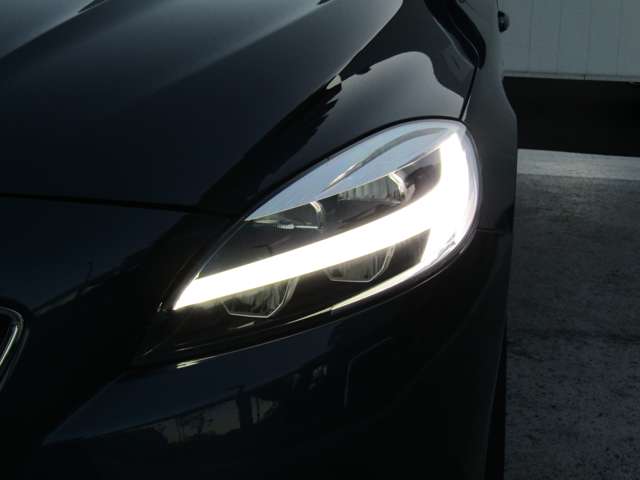 ボルボ Ｖ４０ Ｔ３　インスクリプション H29年 (関東) 99