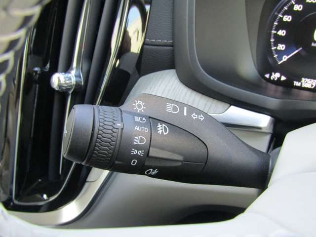 ボルボ Ｖ６０クロスカントリー Ｔ５ ＡＷＤ プロ ４ＷＤ R1年 (関東) 99