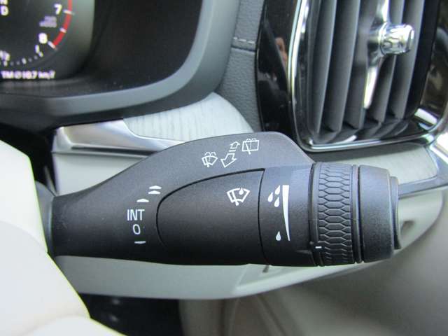 ボルボ Ｖ６０クロスカントリー Ｔ５ ＡＷＤ プロ ４ＷＤ R1年 (関東) 99