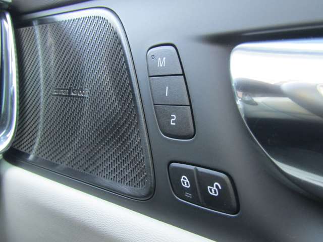 ボルボ Ｖ６０クロスカントリー Ｔ５ ＡＷＤ プロ ４ＷＤ R1年 (関東) 99