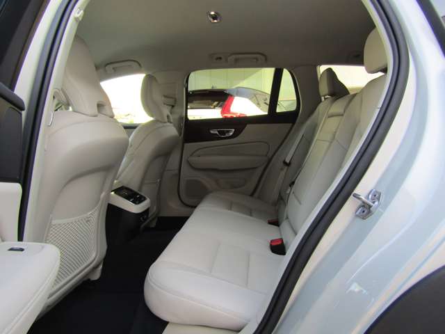 ボルボ Ｖ６０クロスカントリー Ｔ５ ＡＷＤ プロ ４ＷＤ R1年 (関東) 99