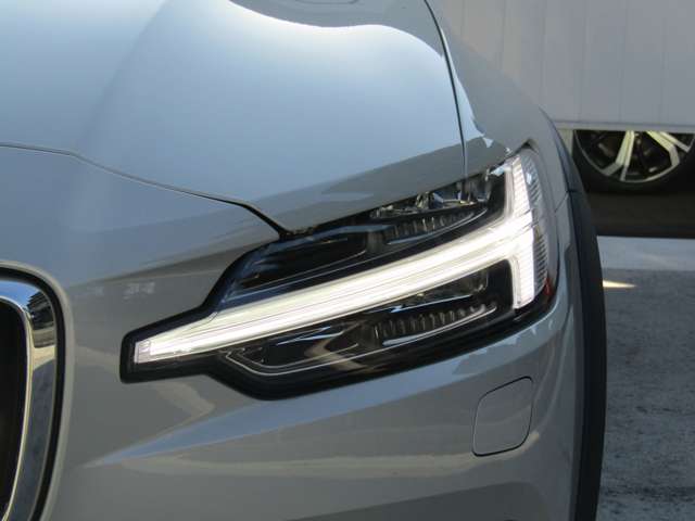 ボルボ Ｖ６０クロスカントリー Ｔ５ ＡＷＤ プロ ４ＷＤ R1年 (関東) 99