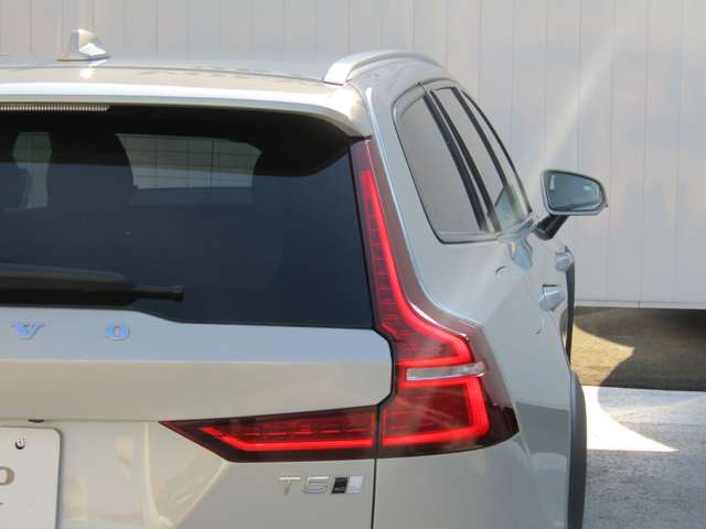 ボルボ Ｖ６０クロスカントリー Ｔ５ ＡＷＤ プロ ４ＷＤ R1年 (関東) 99