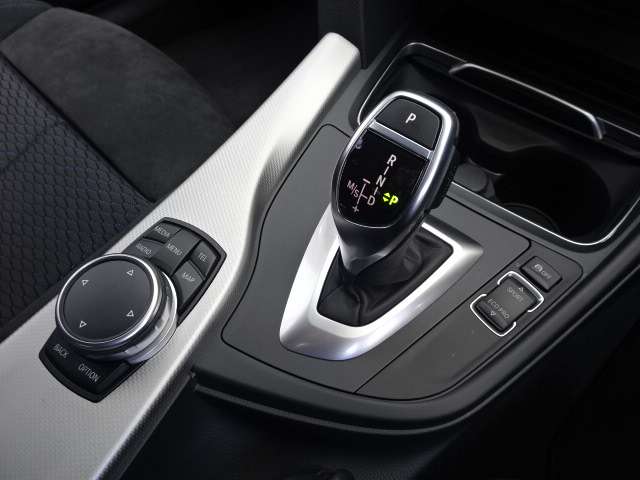 ＢＭＷ ３シリーズ ３２０ｉ　Ｍスポーツ H28年 (近畿) 99