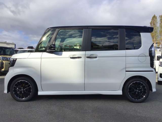 ホンダ Ｎ　ＢＯＸ カスタム ６６０ Ｌ ターボ コーディネートスタイル R5年 (近畿) 99
