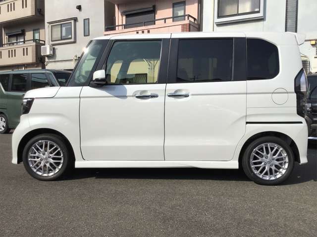 ホンダ Ｎ　ＢＯＸ カスタム ６６０ Ｌ ターボ R5年 (近畿) 99
