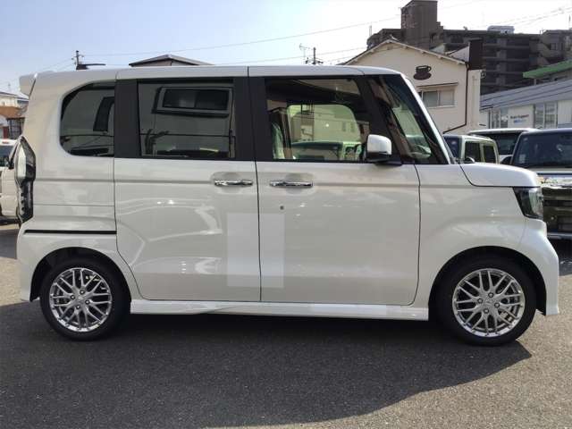 ホンダ Ｎ　ＢＯＸ カスタム ６６０ Ｌ ターボ R5年 (近畿) 99