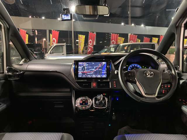 トヨタ ヴォクシー １．８ ハイブリッド ＺＳ 煌ＩＩ H29年 (東北) 99