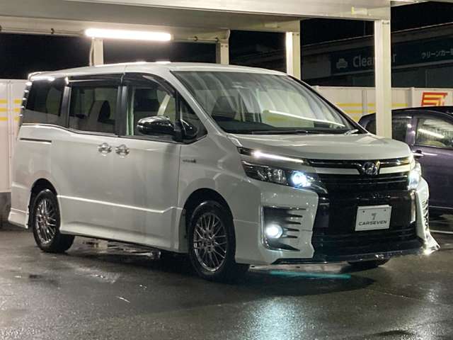 トヨタ ヴォクシー １．８ ハイブリッド ＺＳ 煌ＩＩ H29年 (東北) 99