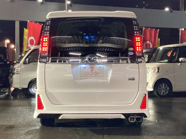トヨタ ヴォクシー １．８ ハイブリッド ＺＳ 煌ＩＩ H29年 (東北) 99