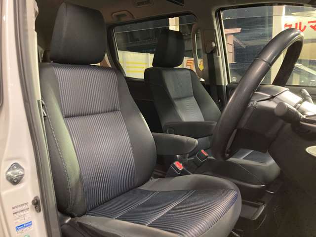 トヨタ ヴォクシー １．８ ハイブリッド ＺＳ 煌ＩＩ H29年 (東北) 99