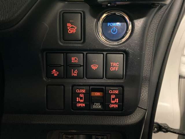 トヨタ ヴォクシー １．８ ハイブリッド ＺＳ 煌ＩＩ H29年 (東北) 99