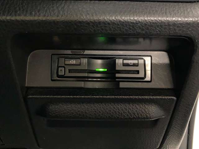 トヨタ ヴォクシー １．８ ハイブリッド ＺＳ 煌ＩＩ H29年 (東北) 99