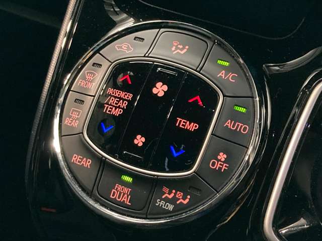 トヨタ ヴォクシー １．８ ハイブリッド ＺＳ 煌ＩＩ H29年 (東北) 99