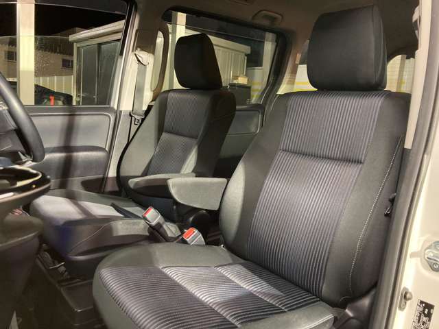 トヨタ ヴォクシー １．８ ハイブリッド ＺＳ 煌ＩＩ H29年 (東北) 99