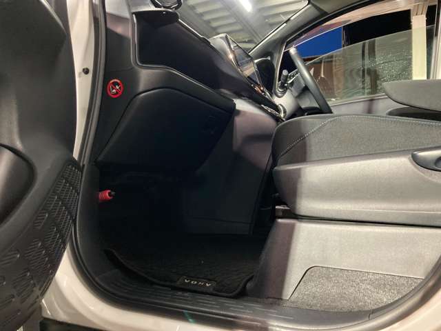 トヨタ ヴォクシー １．８ ハイブリッド ＺＳ 煌ＩＩ H29年 (東北) 99