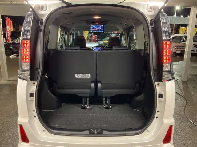 トヨタ ヴォクシー １．８ ハイブリッド ＺＳ 煌ＩＩ H29年 (東北) 99