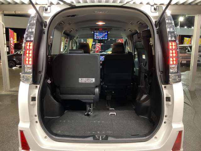 トヨタ ヴォクシー １．８ ハイブリッド ＺＳ 煌ＩＩ H29年 (東北) 99