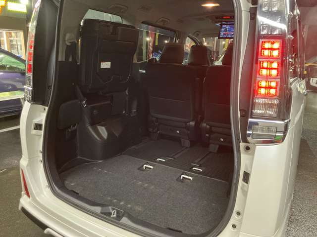 トヨタ ヴォクシー １．８ ハイブリッド ＺＳ 煌ＩＩ H29年 (東北) 99