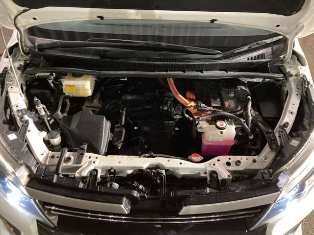 トヨタ ヴォクシー １．８ ハイブリッド ＺＳ 煌ＩＩ H29年 (東北) 99