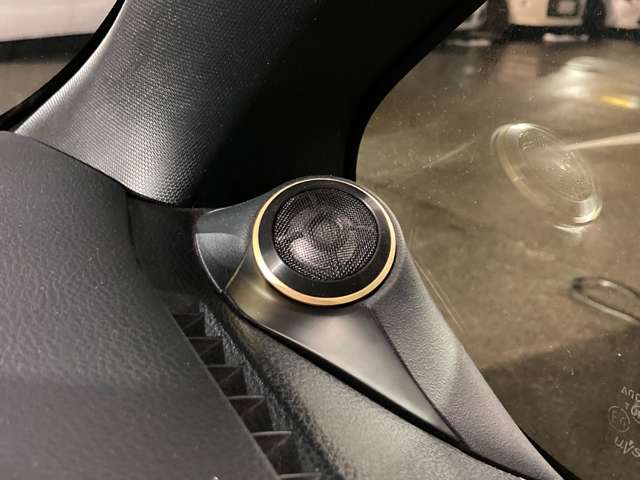 トヨタ ヴォクシー １．８ ハイブリッド ＺＳ 煌ＩＩ H29年 (東北) 99